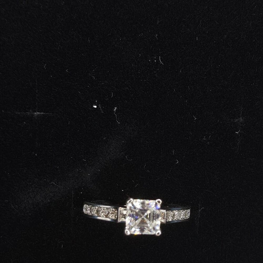 Unbranded Women's Silver and White Jewellery